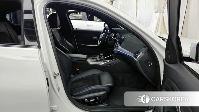 BMW 3 Series (G20) 2021 Белый из Кореи, фото 2