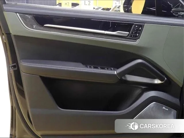 Porsche Cayenne (PO536) 2024 Черный из Кореи, фото 2