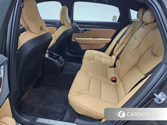 Volvo S90 2024 Серый из Кореи, фото 2