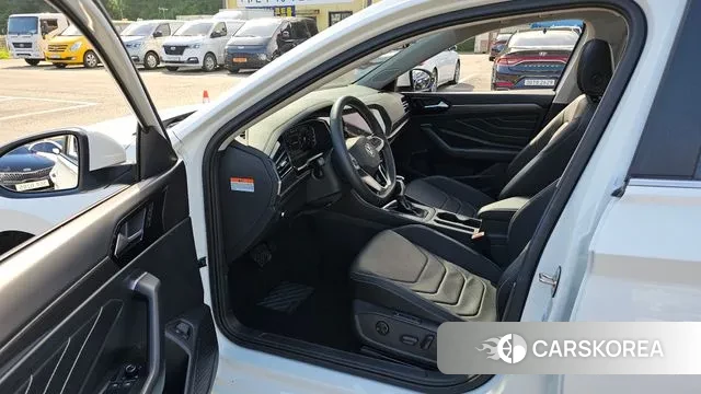 Volkswagen 7th Generation of Jetta 2023 Белый из Кореи, фото 2