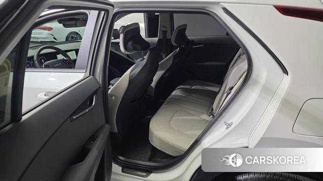 Kia Di Ol Nu Niro 2025 Белый из Кореи, фото 2