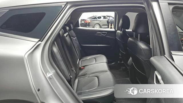 Kia Sportage 5th Generation 2023 Серебристо-серый из Кореи, фото 2