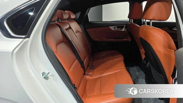 Kia The New K3 2nd generation 2022 Белый из Кореи, фото 2