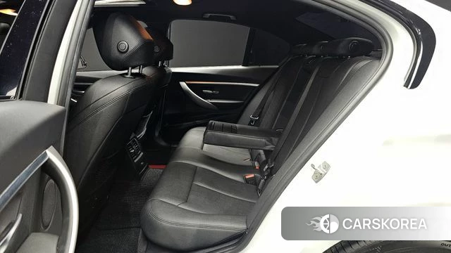 BMW 3 Series (F30) 2018 Белый из Кореи, фото 2