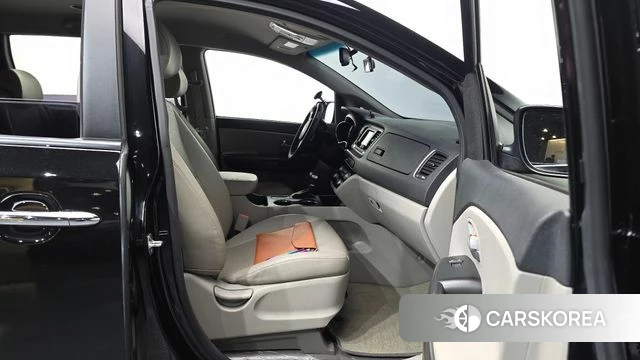 Kia The New Carnival 2018 Черный из Кореи, фото 2