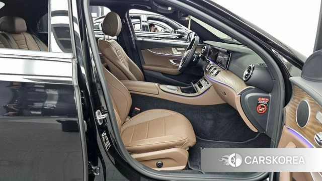 Mercedes-Benz E-Class W213 2020 Черный из Кореи, фото 2