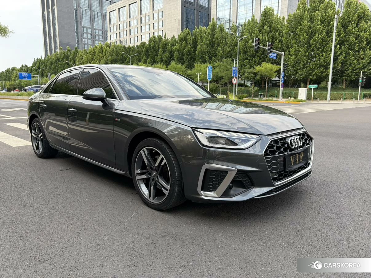Audi A4L 2020 Темно-серый из Китая, фото 2