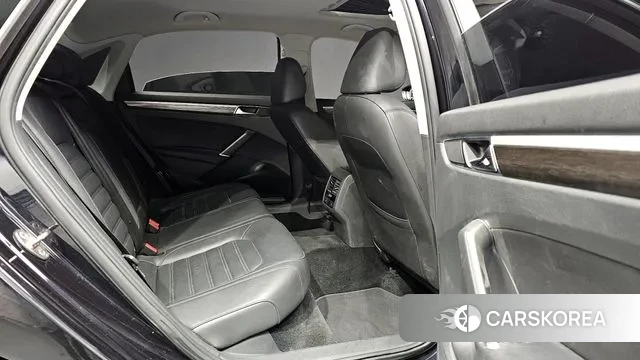 Volkswagen The New Passat 2018 Черный из Кореи, фото 2