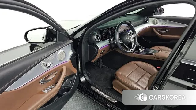 Mercedes-Benz E-Class W213 2021 Черный из Кореи, фото 2