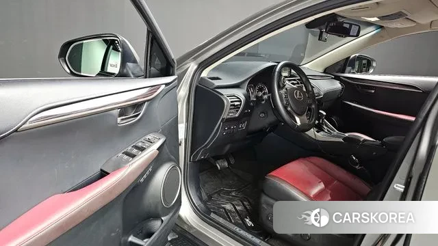 Lexus NX300h 2018 Серый из Кореи, фото 2