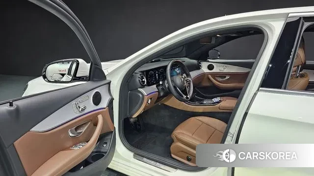 Mercedes-Benz E-Class W213 2021 Белый из Кореи, фото 2