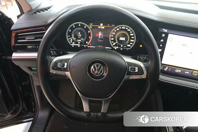 Volkswagen Touareg 2019 Черный из Китая, фото 2