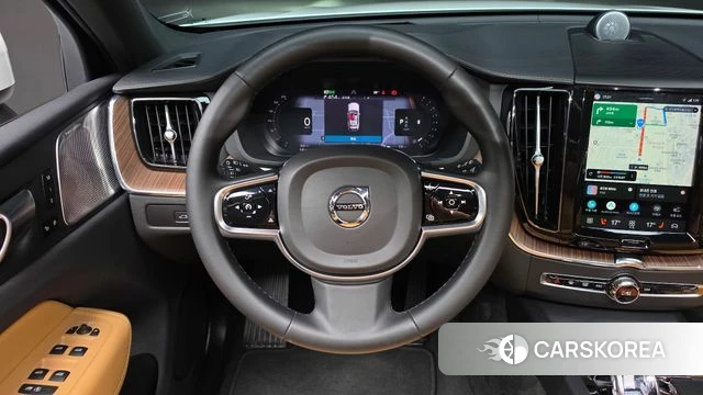 Volvo XC60 second Generation 2023 Белый из Кореи, фото 2