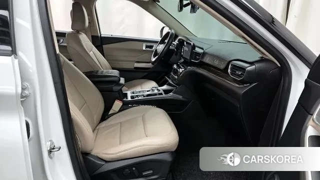 Ford Explorer 6th Generation 2022 Белый из Кореи, фото 2