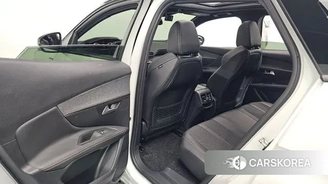 Peugeot 3008 second generation 2018 Белый из Кореи, фото 2