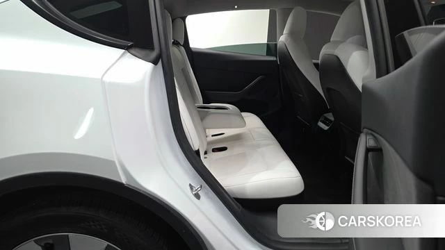 Tesla Model Y 2024 Белый из Кореи, фото 2