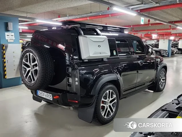 Land Rover Defender (L663) 2025 Черный из Кореи, фото 2