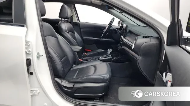 Kia The New K3 2nd generation 2022 Белый из Кореи, фото 2