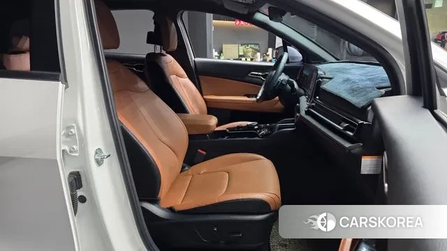 Kia Sportage 5th Generation Hybrid 2024 Белый из Кореи, фото 2