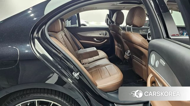 Mercedes-Benz E-Class W213 2019 Черный из Кореи, фото 2