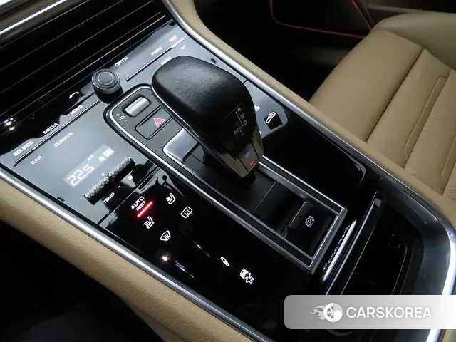 Porsche Panamera (971) 2018 Черный из Кореи, фото 2