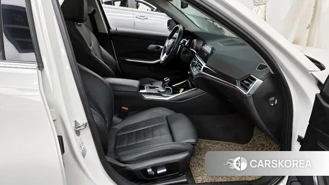 BMW 3 Series (G20) 2021 Белый из Кореи, фото 2