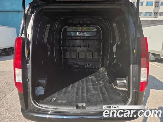 Hyundai Staria 2022 Черный из Кореи, фото 2