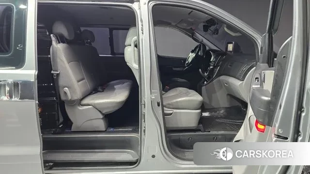 Hyundai The New Grand Starex 2018 Серебряный из Кореи, фото 2