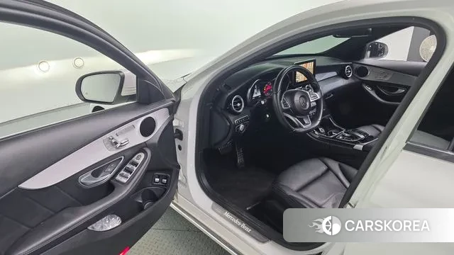 Mercedes-Benz C-Class W205 2018 Белый из Кореи, фото 2