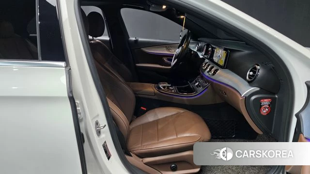 Mercedes-Benz E-Class W213 2020 Белый из Кореи, фото 2