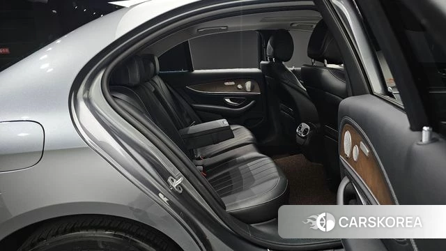 Mercedes-Benz E-Class W213 2019 Серый из Кореи, фото 2
