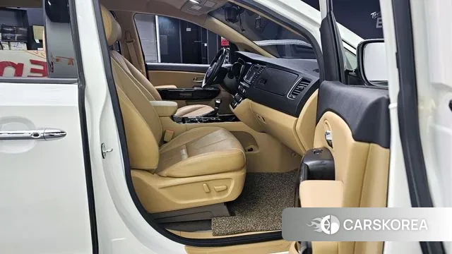 Kia The New Carnival 2019 Белый из Кореи, фото 2
