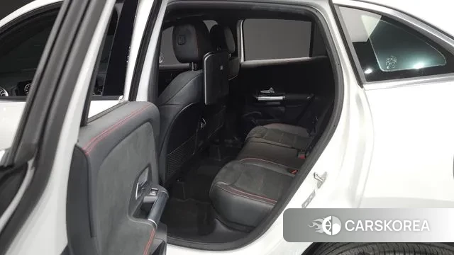 Mercedes-Benz GLA - Class H247 2025 Белый из Кореи, фото 2