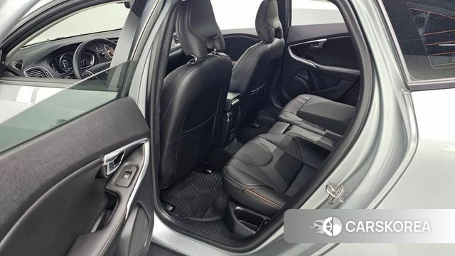 Volvo V40 Cross-Country 2019 Серебряный из Кореи, фото 2