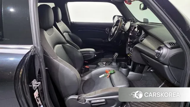 Mini Cooper Electric 2022 Черный из Кореи, фото 2