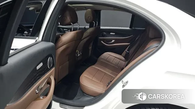 Mercedes-Benz E-Class W213 2019 Белый из Кореи, фото 2