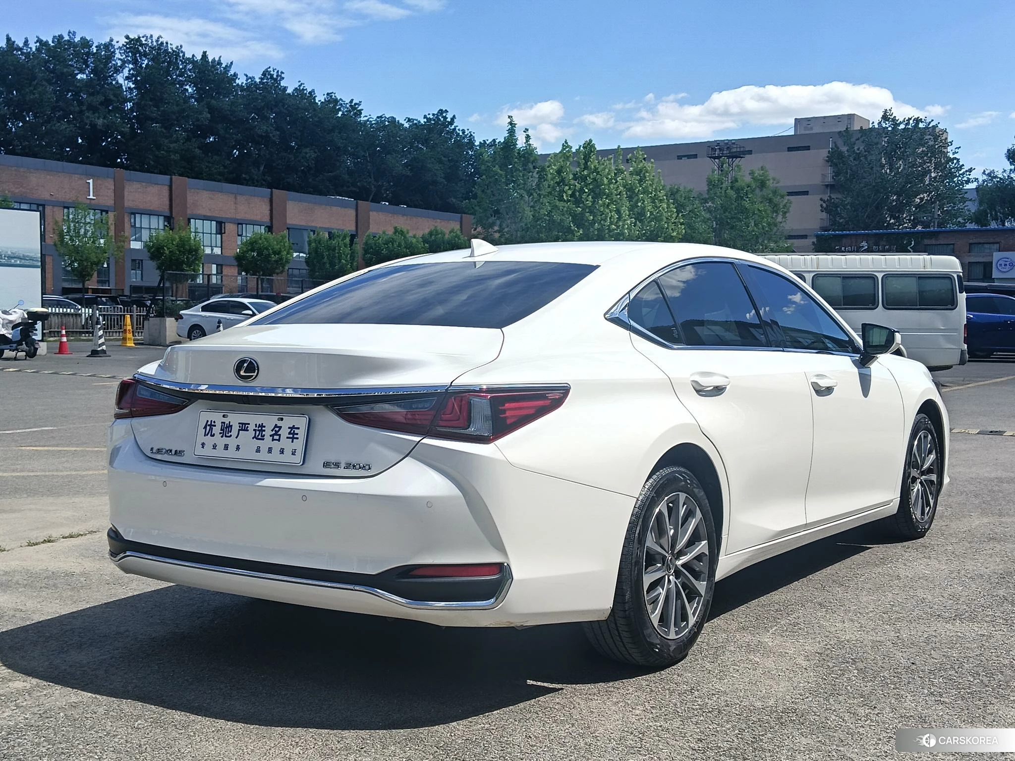 Lexus ES 2022 Белый из Китая, фото 2