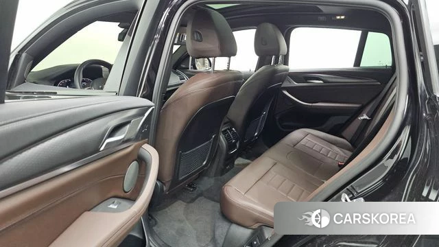 BMW X4 (G02) 2025 Черный из Кореи, фото 2