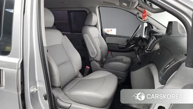 Hyundai The New Grand Starex 2019 Серебристо-серый из Кореи, фото 2