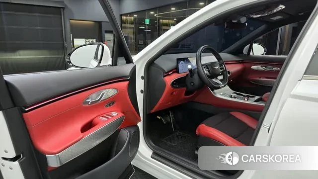 Genesis GV70 2024 Белый из Кореи, фото 2