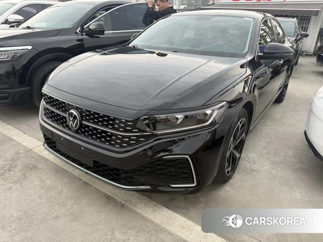 Volkswagen Passat 2023 Черный из Китая, фото 2