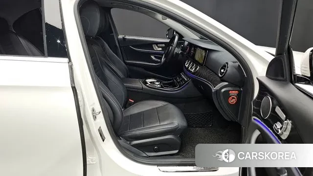 Mercedes-Benz E-Class W213 2018 Белый из Кореи, фото 2