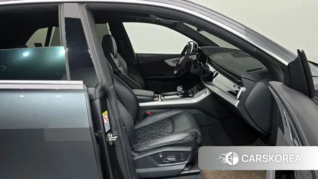 Audi Q8 (4M) 2021 Серый из Кореи, фото 2