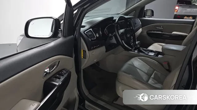 Kia The New Carnival 2018 Черный из Кореи, фото 2