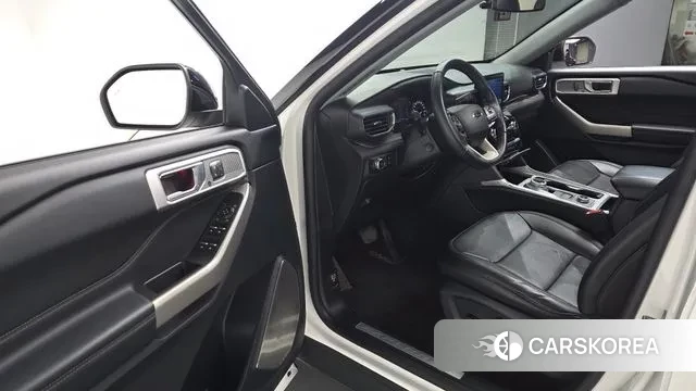 Ford Explorer 6th Generation 2021 Белый из Кореи, фото 2