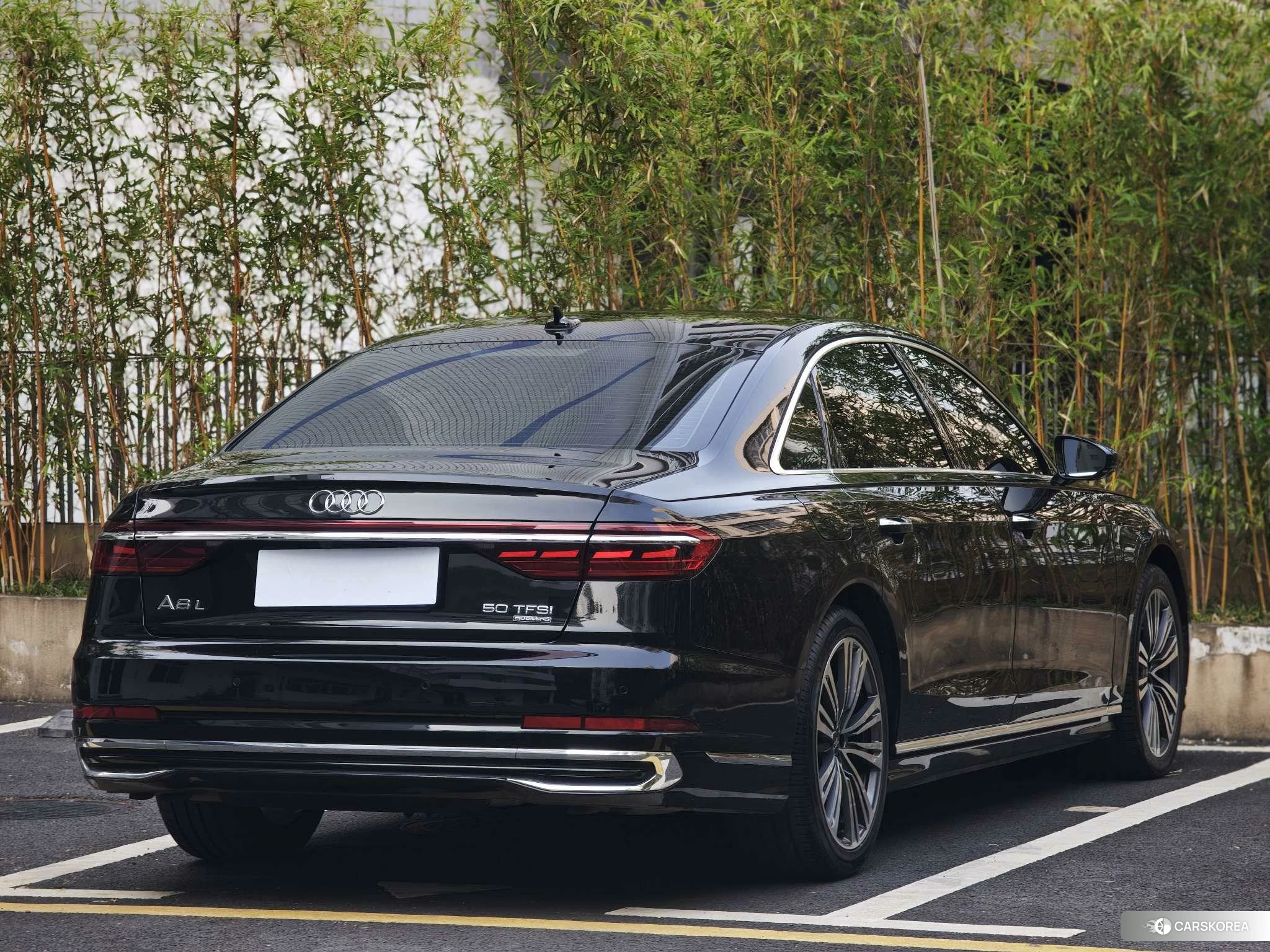 Audi A8 2021 Черный из Китая, фото 2
