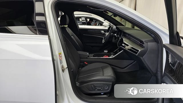 Audi A6 (C8) 2021 Белый из Кореи, фото 2