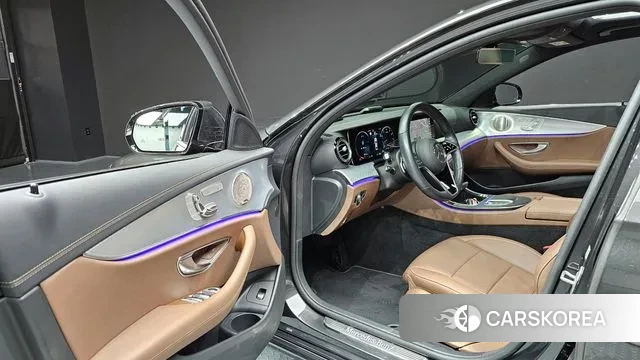 Mercedes-Benz E-Class W213 2021 Серый из Кореи, фото 2