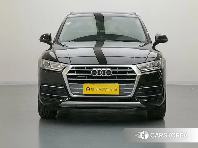 Audi Q5L 2020 Черный из Китая, фото 2