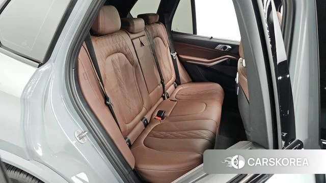 BMW X5 (G05) 2023 Серебристо-серый из Кореи, фото 2
